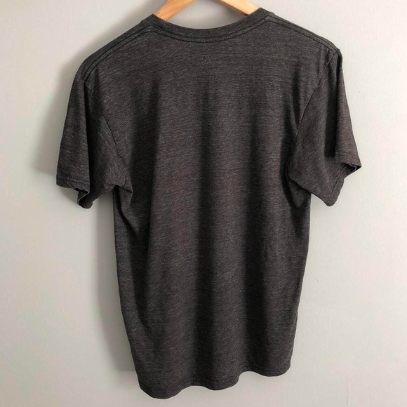 (Women’s M) Official "Queen" the band’s Crest T-Shirt 🎸 - Picture 4 of 4